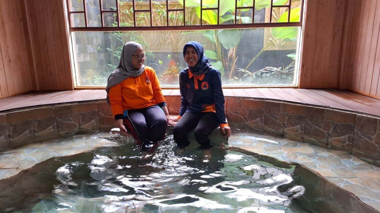 Mencoba Layanan Kolam VIP Pemandian Air Panas Cangar