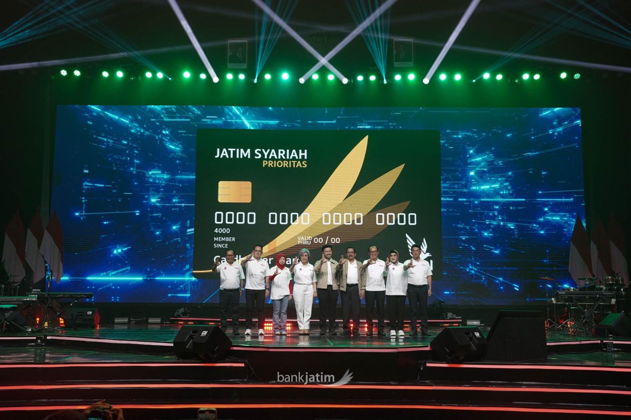 Puncak HUT Bank Jatim Ke-64 Berlangsung Meriah, Luncurkan Layanan Jatim Prioritas Syariah