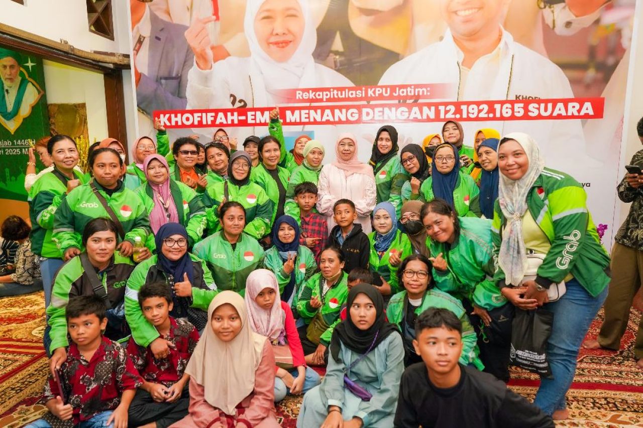 ThumbnailMayoritas Warga Jatim Pilih “Fokus Kerja”, Dukung Kepemimpinan Khofifah Mayoritas Warga Jatim Pilih “Fokus Kerja”, Dukung Kepemimpinan Khofifah