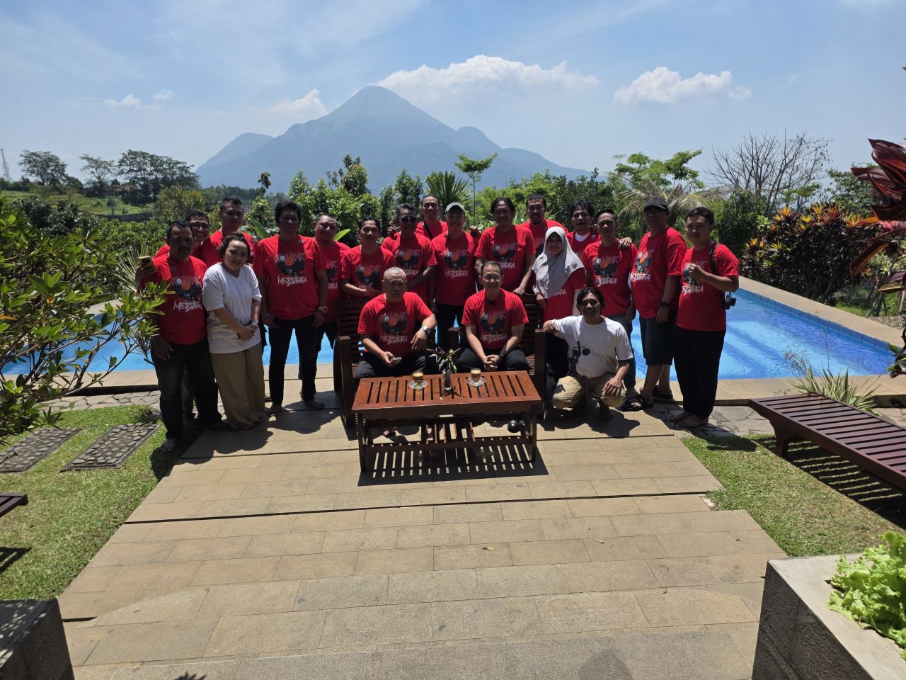 KOMPAK Rayakan HUT ke-80 RI di Trawas Bersama Kantor Hukum Johanes Dipa