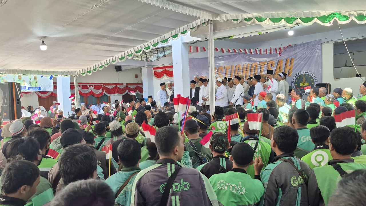 Kiai, Santri, dan Ojol Gelar Doa Bersama Untuk Indonesia Damai