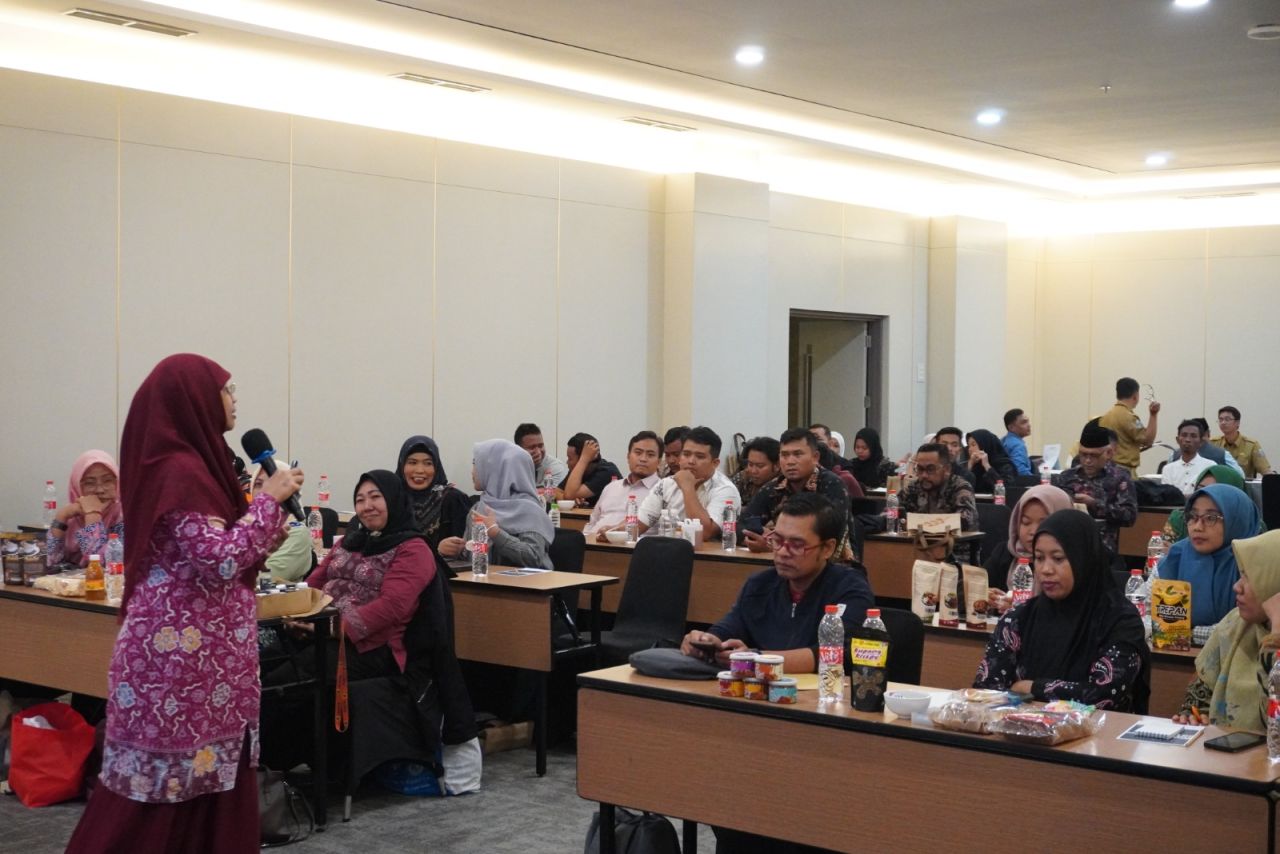 ThumbnailBangun Komitmen Mutu Produk, OPOP Jatim Gelar Coaching Clinic Izin Edar Bangun Komitmen Mutu Produk, OPOP Jatim Gelar Coaching Clinic Izin Edar