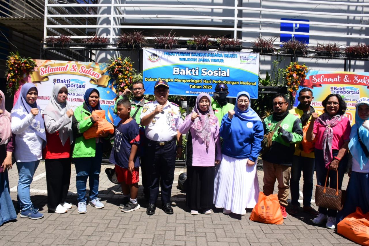 Harhubnas 2025, Sandhya Kara Murti Dishub Jatim Sebar Paket Bantuan untuk Ojol