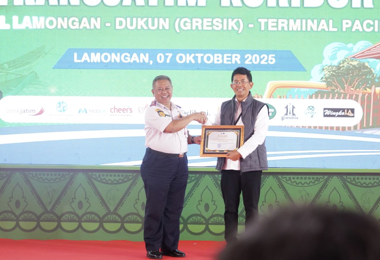 ThumbnailBank Jatim Dorong Trans Jatim Melaju Dengan Pembayaran Digital Bank Jatim Dorong Trans Jatim Melaju Dengan Pembayaran Digital