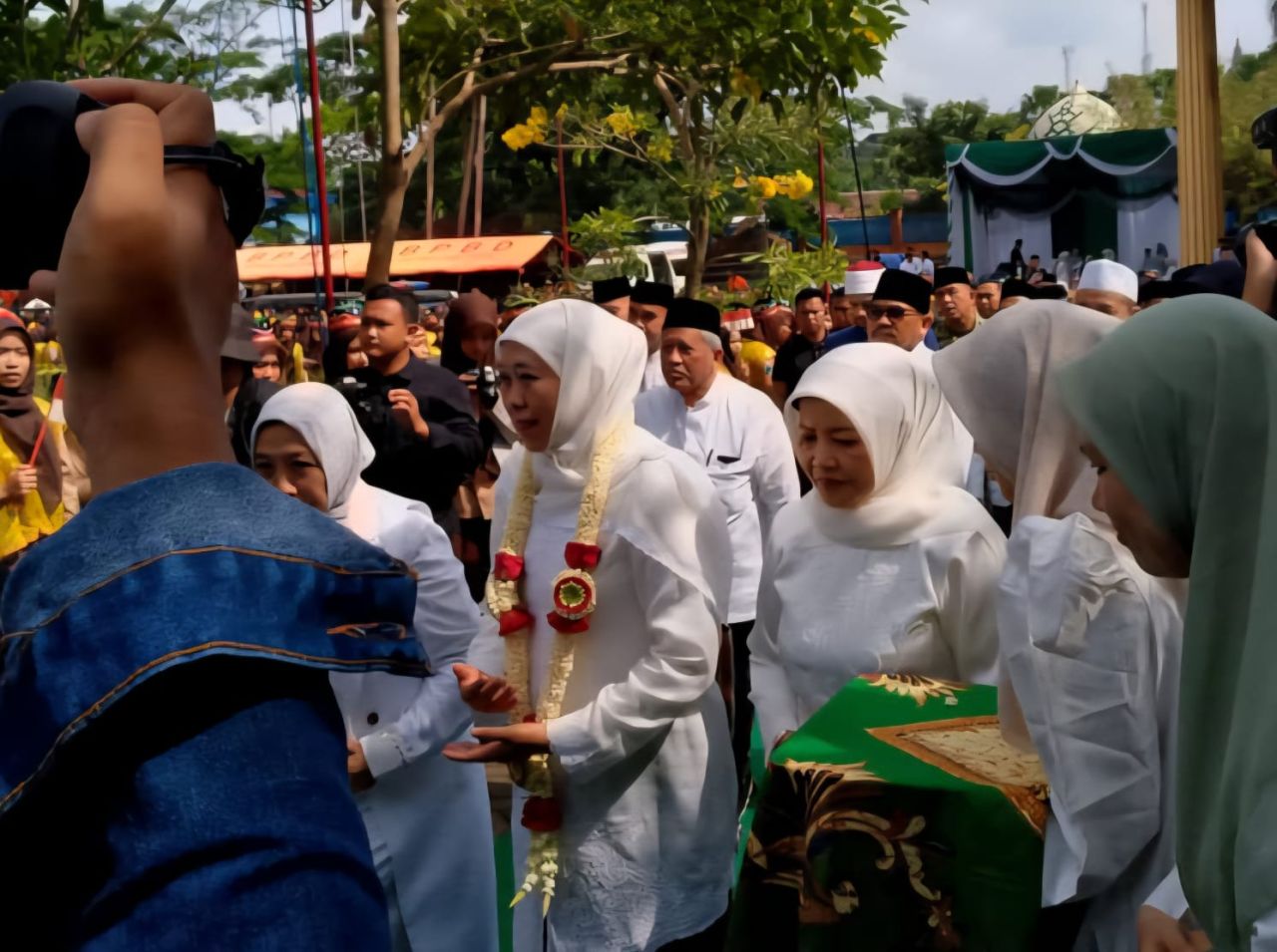 ThumbnailHSN 2025, Khofifah: Santri dan Pesantren Penjaga NKRI dan Penentu Peradaban Dunia HSN 2025, Khofifah: Santri dan Pesantren Penjaga NKRI dan Penentu Peradaban Dunia