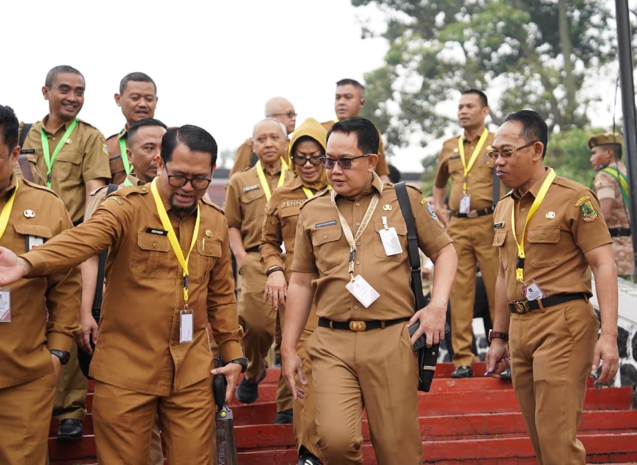 ThumbnailPemprov Jatim Ajukan Program Rp 10 Triliun ke Pusat, Dampak Pemotongan Dana TKD Pemprov Jatim Ajukan Program Rp 10 Triliun ke Pusat, Dampak Pemotongan Dana TKD