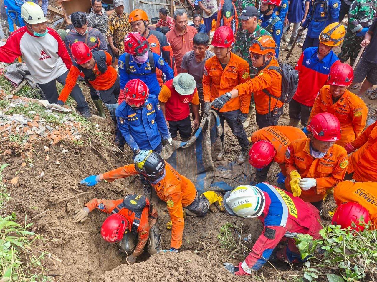 Lima Korban Longsor Trenggalek Ditemukan, Operasi SAR Ditutup