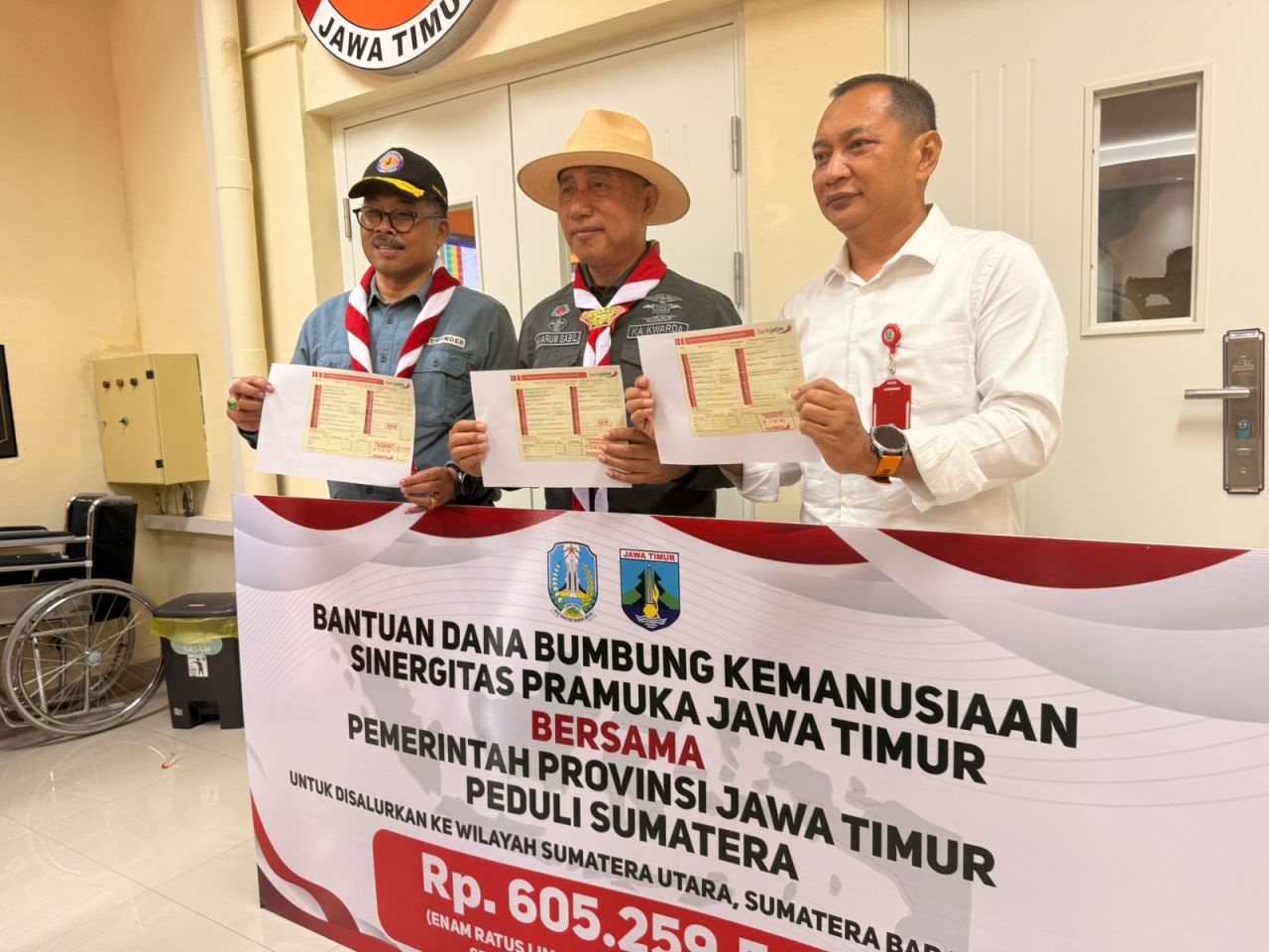 Kwarda Pramuka Jatim Salurkan Rp 600 Juta untuk Bencara Aceh, Sumut dan Sumbar