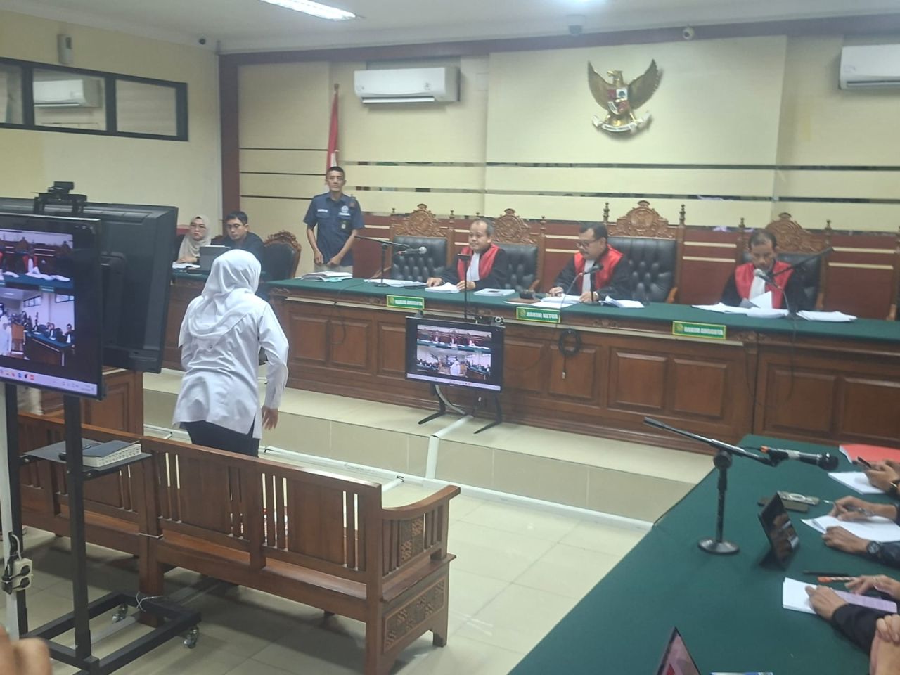 Di Persidangan, Khofifah Bantah Terima Fee Dana Hibah Jatim