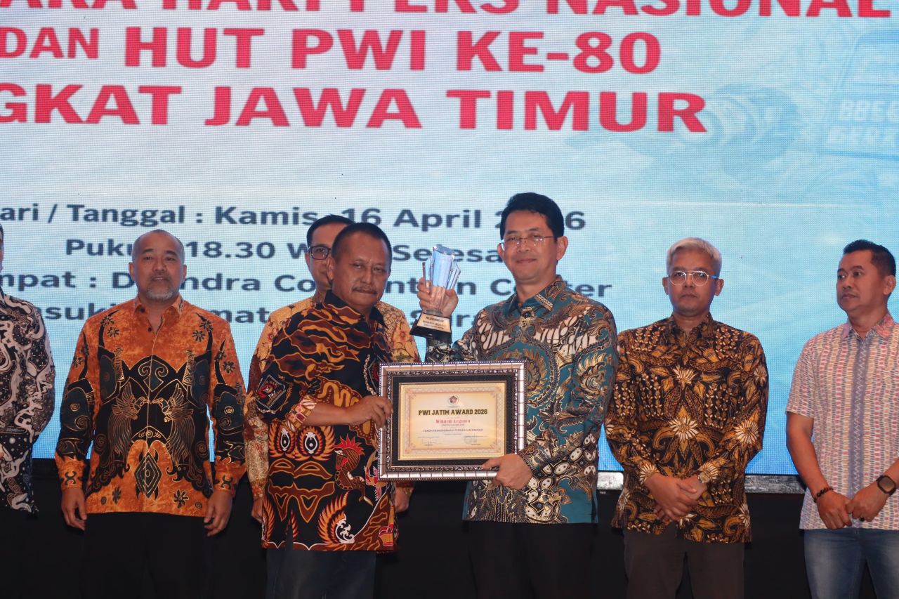 HPN 2026, Dirut Bank Jatim Raih Penghargaan dari PWI Jawa Timur