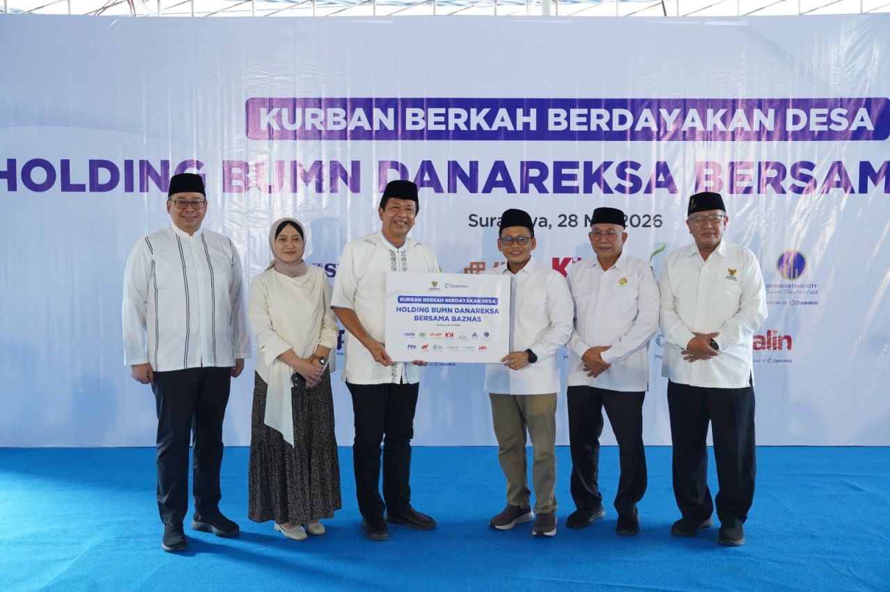 SIER dan Holding BUMN Danareksa Salurkan 3.000 Paket Daging Kurban