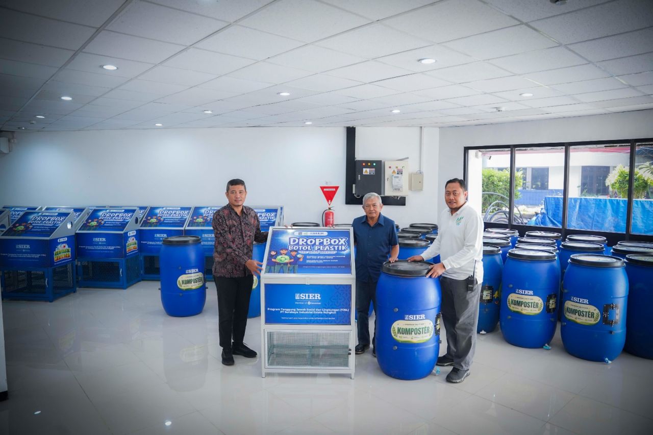 SIER Salurkan Dropbox dan Komposter ke-12 Kelurahan di Surabaya