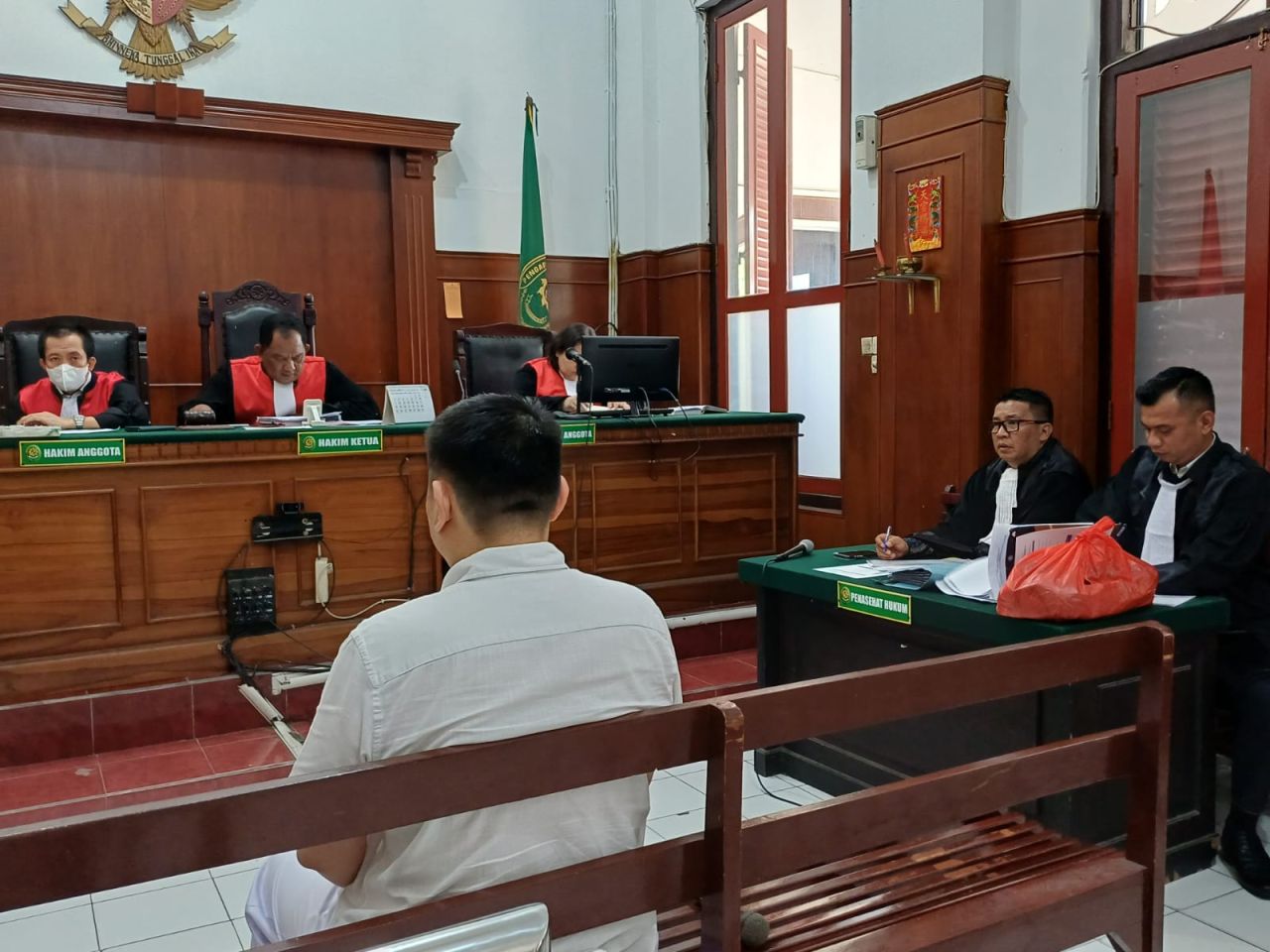 Ayahanda Berpulang, Santoso Utomo Tetap Tunjukkan Sikap Kooperatif di Persidangan